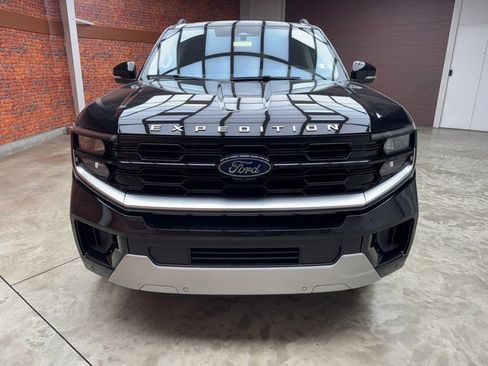 New 2025 Ford Expedition Platinum w/ Platinum Ultimate Package image 8