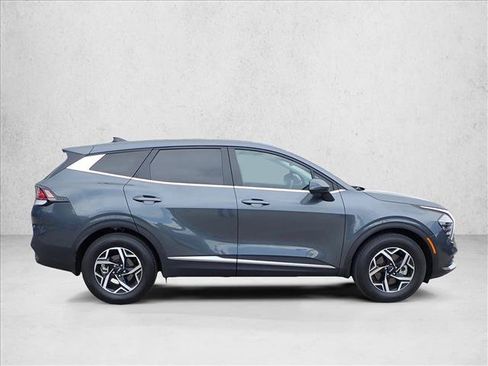 Used 2025 Kia Sportage LX FWD image 5