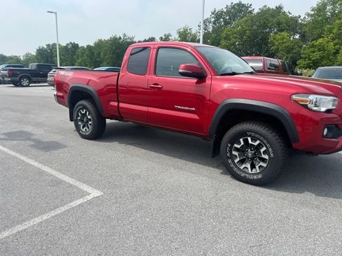 Used 2017 Toyota Tacoma SR5 AWD/4WD image 7