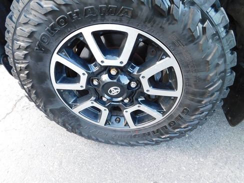 Used 2014 Toyota Tundra SR5 w/ TRD Off Road Package AWD/4WD image 7