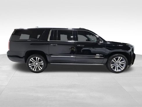 Used 2019 GMC Yukon XL Denali w/ Denali Ultimate Package image 4