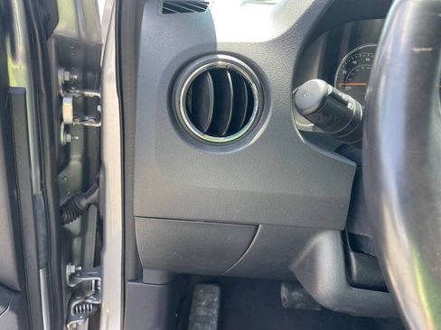 Used 2017 Jeep Compass Latitude AWD/4WD image 21