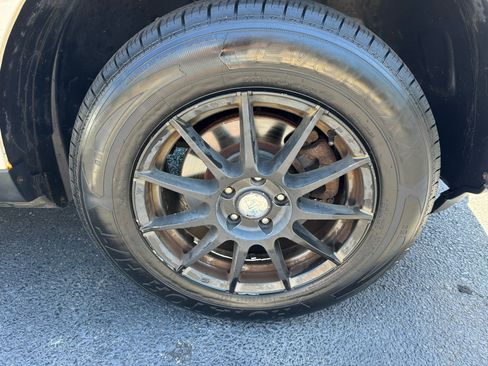 Used 2010 Ford Edge Limited image 12