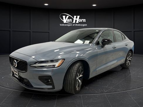 Used 2024 Volvo S60 B5 Plus AWD/4WD image 3