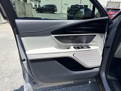 New 2026 Lincoln Nautilus Premier AWD/4WD image 19
