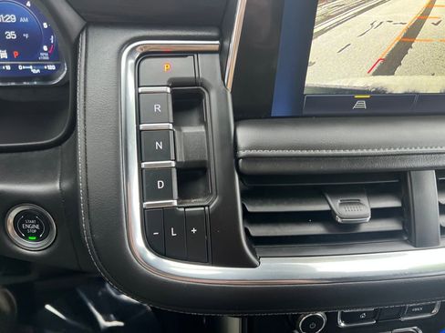 Used 2024 Chevrolet Suburban LT image 18