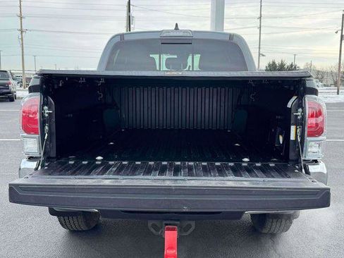 Certified 2022 Toyota Tacoma TRD Off-Road image 10