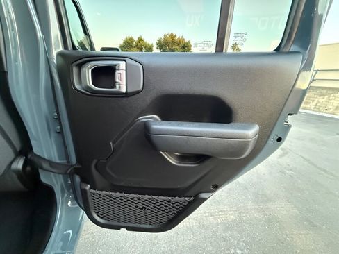 Used 2025 Jeep Wrangler Unlimited Sport AWD/4WD image 28