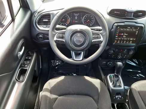 Used 2023 Jeep Renegade Latitude AWD/4WD image 20