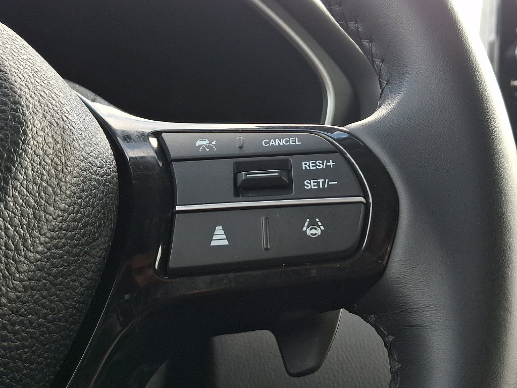 Used 2024 Honda Pilot Touring image 23