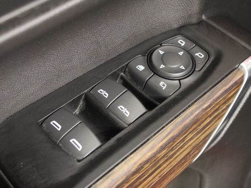 Used 2019 Chevrolet Silverado 1500 High Country w/ Technology Package image 15