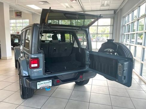 Certified 2024 Jeep Wrangler Unlimited w/ Convenience Group AWD/4WD image 7