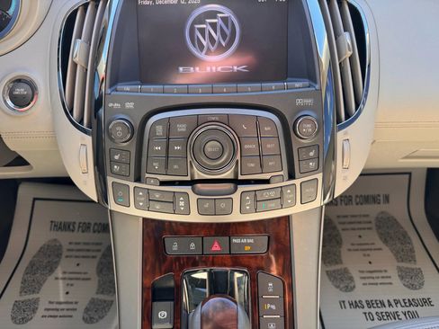 Used 2011 Buick LaCrosse CXS image 30