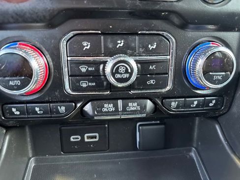 Used 2024 GMC Yukon XL SLT w/ SLT Luxury Package AWD/4WD image 15
