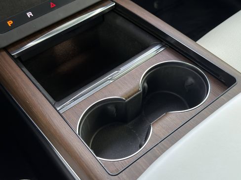 Used 2023 Tesla Model X image 64