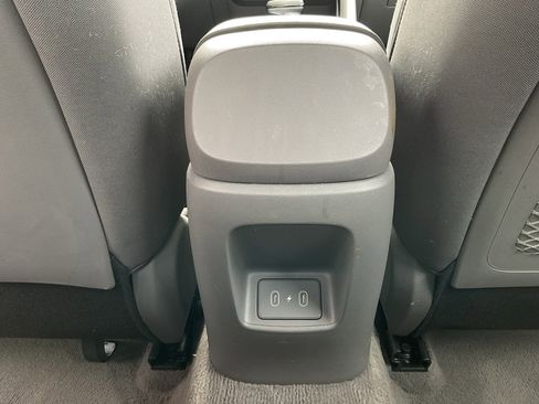 Used 2025 Hyundai Elantra SEL image 18