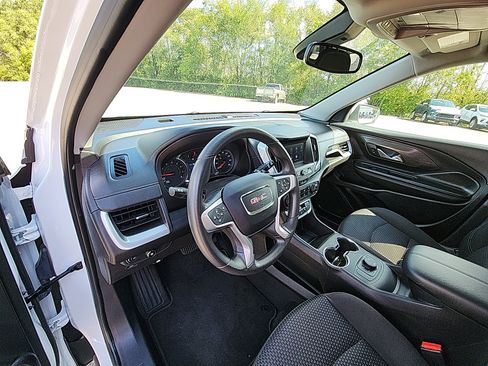 Used 2024 GMC Terrain SLE image 14