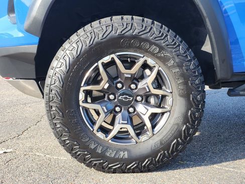 Used 2025 Chevrolet Colorado ZR2 AWD/4WD image 10