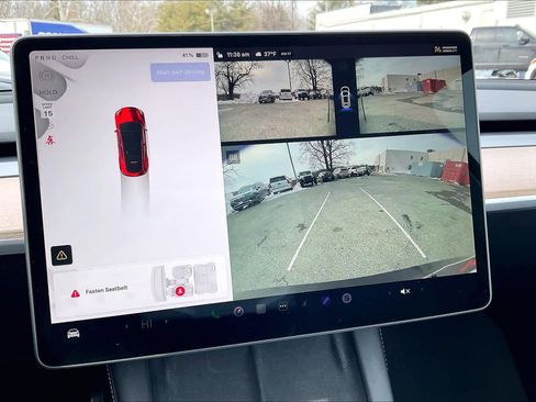 Used 2024 Tesla Model Y Long Range image 31