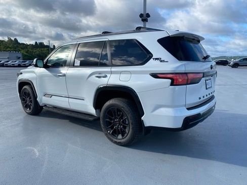 New 2026 Toyota Sequoia Platinum AWD/4WD image 4