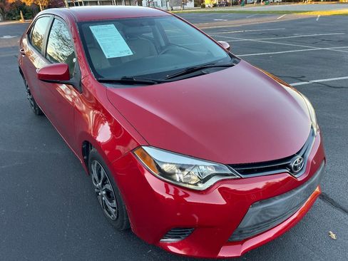 Used 2015 Toyota Corolla LE image 4