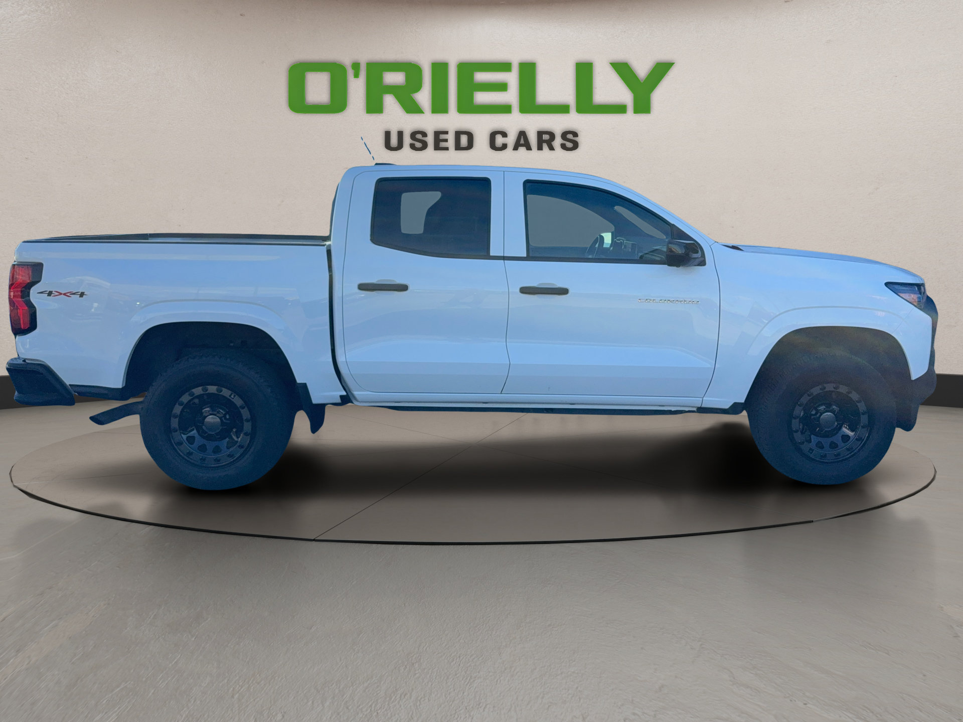 Used 2024 Chevrolet Colorado W/T w/ Technology Package AWD/4WD image 7