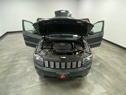 Used 2017 Jeep Grand Cherokee Altitude image 54