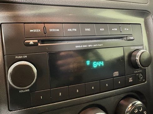 Used 2014 Dodge Challenger SXT image 25