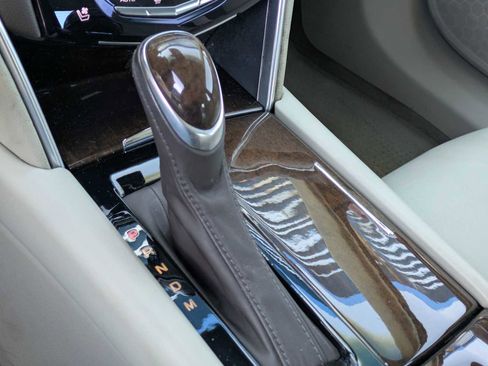 Used 2013 Cadillac XTS Luxury w/ Driver Awareness Package image 27