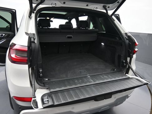 Used 2022 BMW X5 xDrive40i w/ Premium Package AWD/4WD image 17