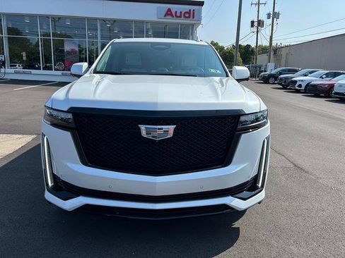 Used 2023 Cadillac Escalade Sport Platinum w/ LPO, ONYX Package image 8