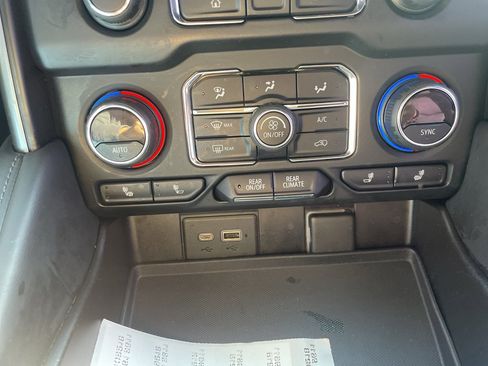 Used 2021 Chevrolet Tahoe Z71 w/ Z71 Off-Road Package image 37