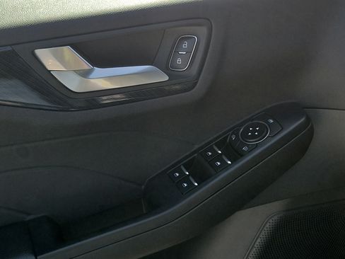 Used 2025 Ford Escape ST-Line w/ Tech Pack #1 FWD image 28