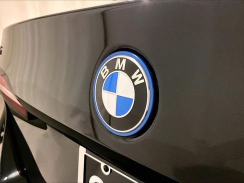 Used 2024 BMW i5 eDrive40i w/ Premium Package RWD image 32