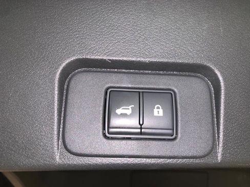 Used 2021 Nissan Rogue Platinum image 46