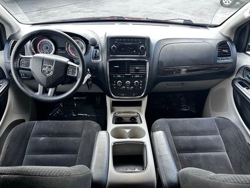 Used 2014 Dodge Grand Caravan SXT FWD image 19