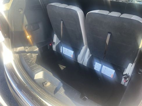 Used 2018 Ford Explorer XLT w/ Equipment Group 201A image 29