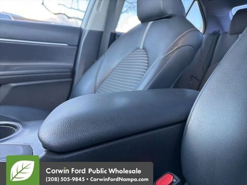 Used 2019 Toyota Camry SE image 21