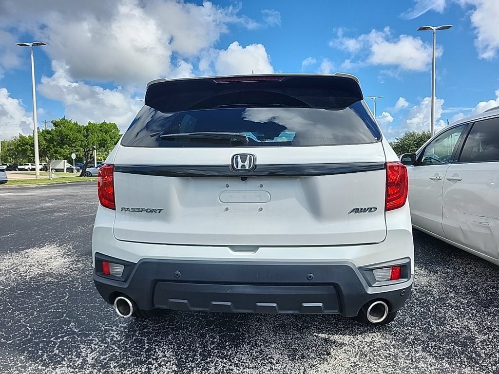 Used 2025 Honda Passport EX-L image 3