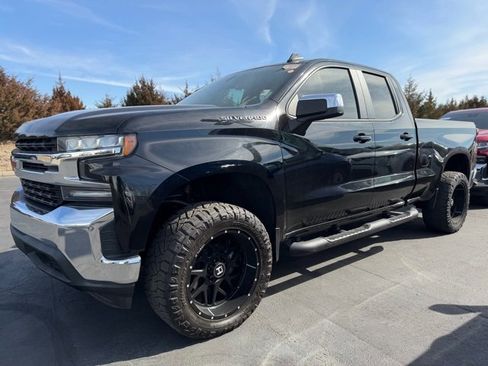 Used 2020 Chevrolet Silverado 1500 LT w/ All-Star Edition image 2