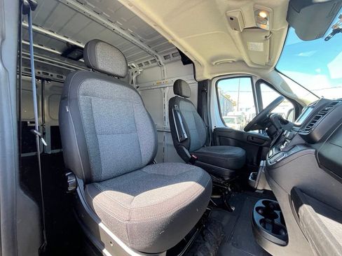 Used 2024 RAM ProMaster 2500 w/ Convenience Group FWD image 13
