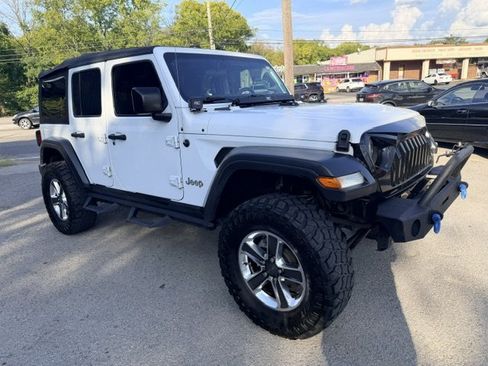 Used 2018 Jeep Wrangler Unlimited Sport AWD/4WD image 3