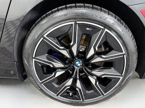Certified 2024 BMW i7 M70 w/ Executive Package image 30