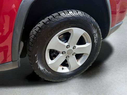 Used 2013 Jeep Grand Cherokee Laredo image 18