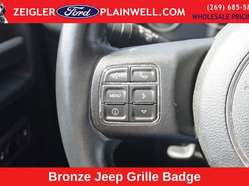 Used 2016 Jeep Wrangler Unlimited Sahara image 20