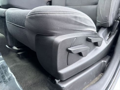 Used 2018 Chevrolet Silverado 1500 LT image 18