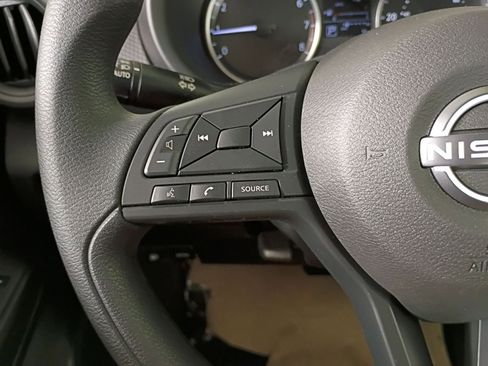 New 2025 Nissan Kicks Play S image 15