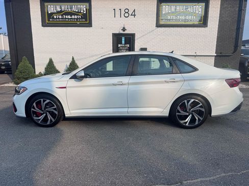 Used 2024 Volkswagen Jetta GLI Autobahn FWD image 2