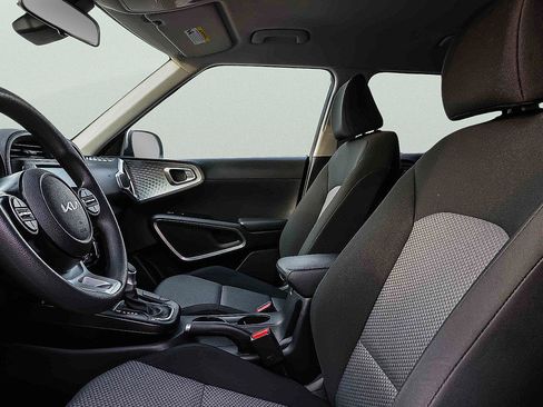 Certified 2023 Kia Soul LX w/ LX Technology Package image 9