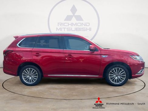 Used 2022 Mitsubishi Outlander LE AWD/4WD image 2